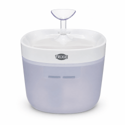 Fontaine à boire Clear Stream gris clair Trixie pour chat et petit chien sur fond blanc